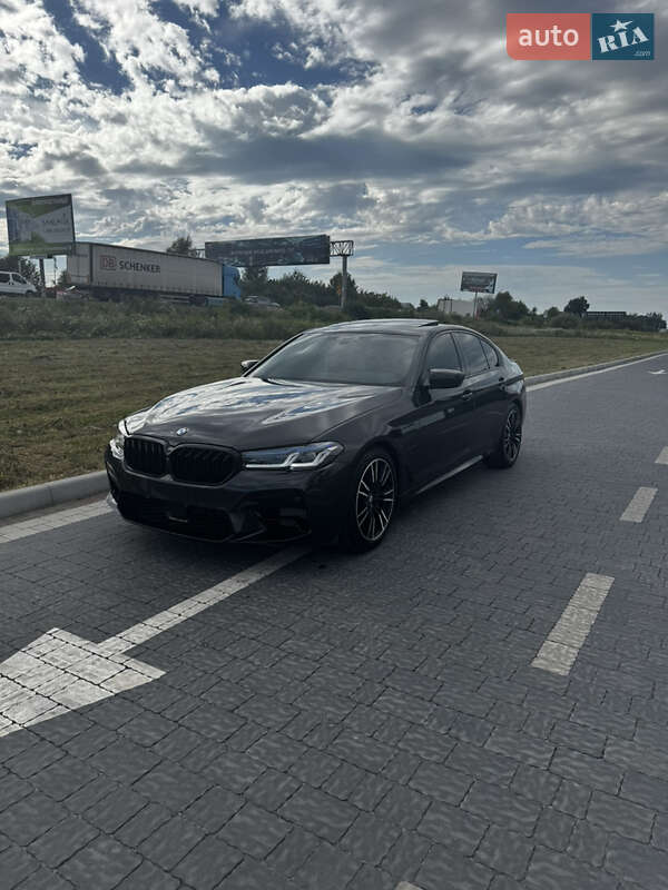 Седан BMW 5 Series 2018 в Львове