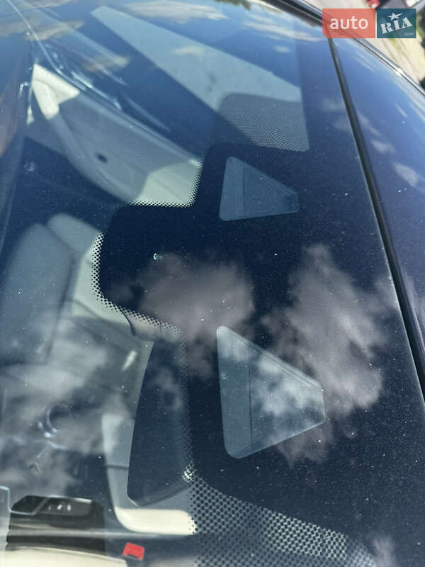 Седан BMW 5 Series 2018 в Львове