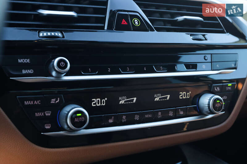 Седан BMW 5 Series 2019 в Львове