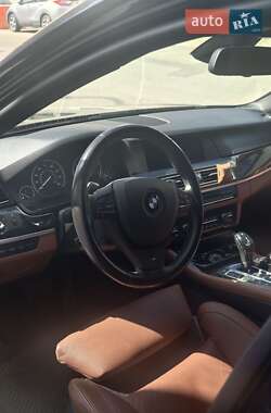 Седан BMW 5 Series 2012 в 