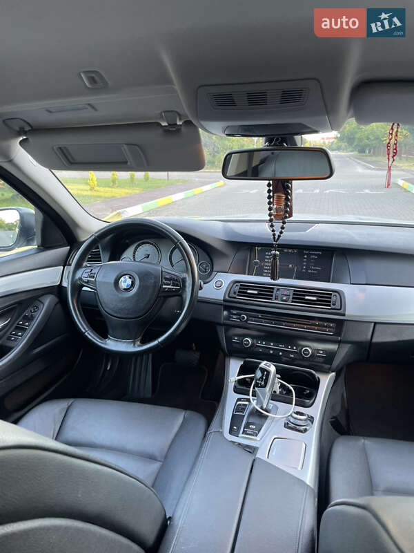 Седан BMW 5 Series 2010 в Луцке