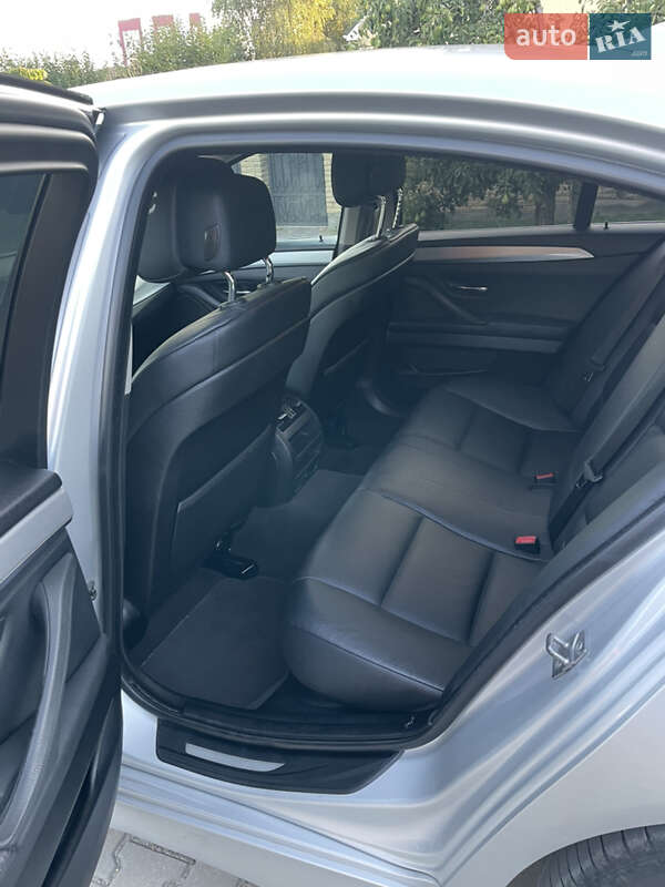 Седан BMW 5 Series 2010 в Луцке