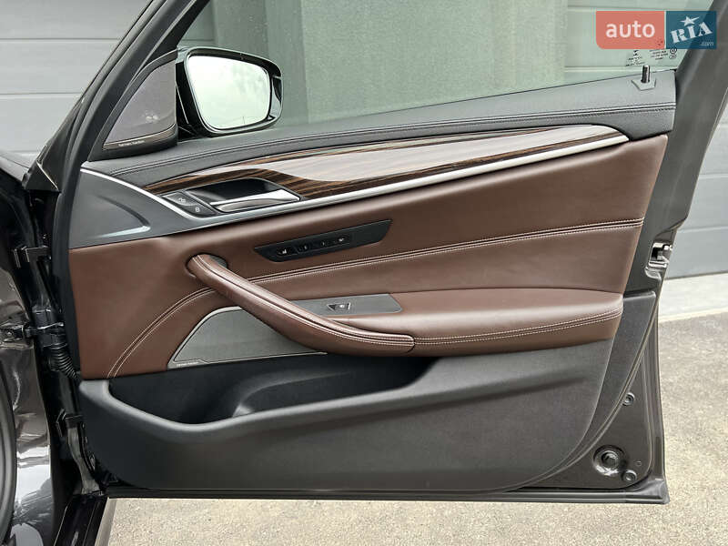 Седан BMW 5 Series 2017 в Рівному