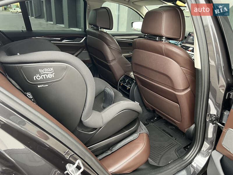 Седан BMW 5 Series 2017 в Рівному