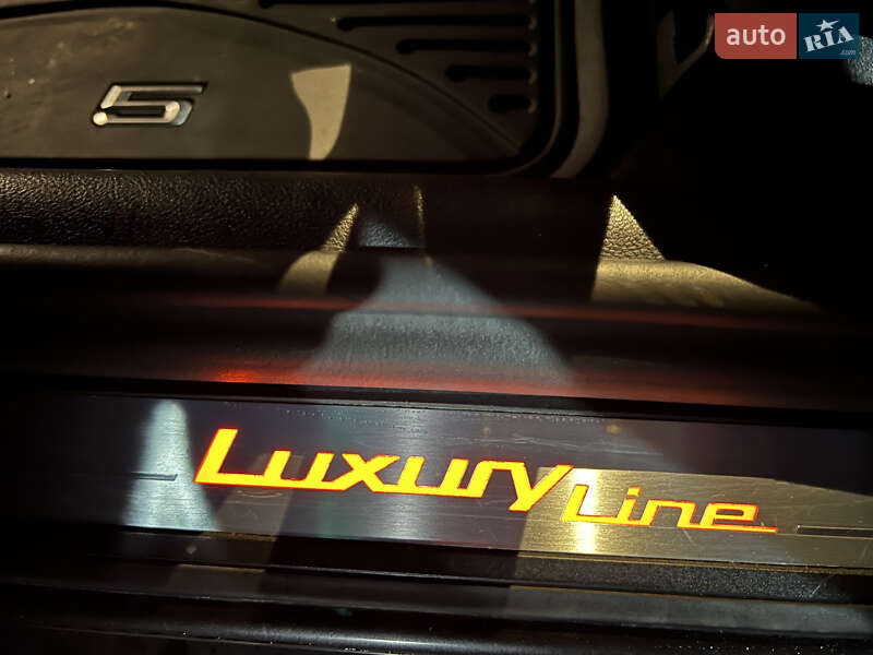 Седан BMW 5 Series 2017 в Рівному