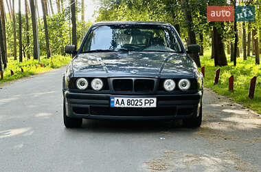 Седан BMW 5 Series 1995 в Киеве