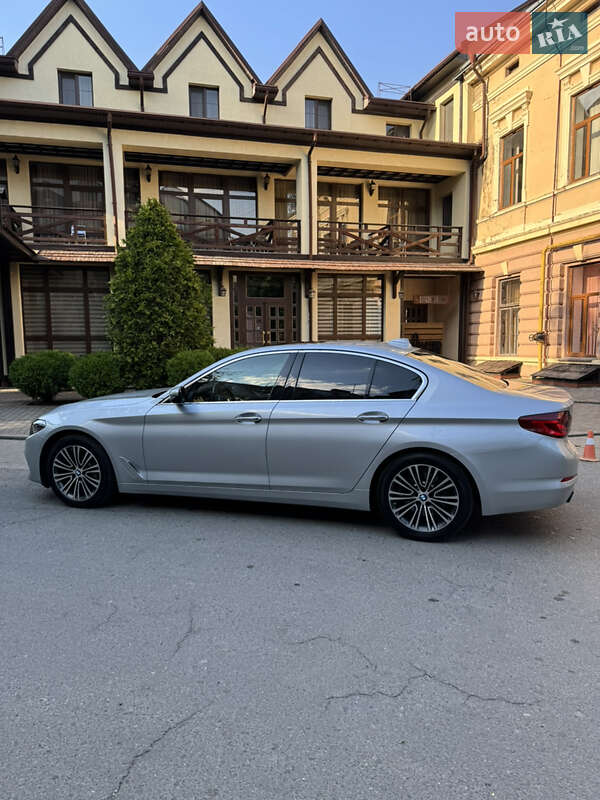 Седан BMW 5 Series 2017 в Черновцах