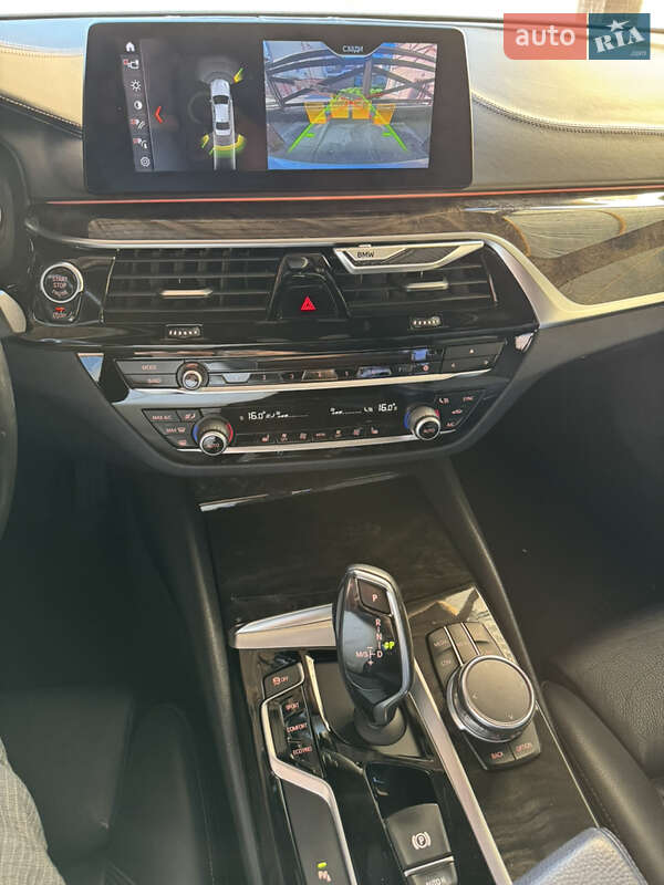 Седан BMW 5 Series 2017 в Черновцах