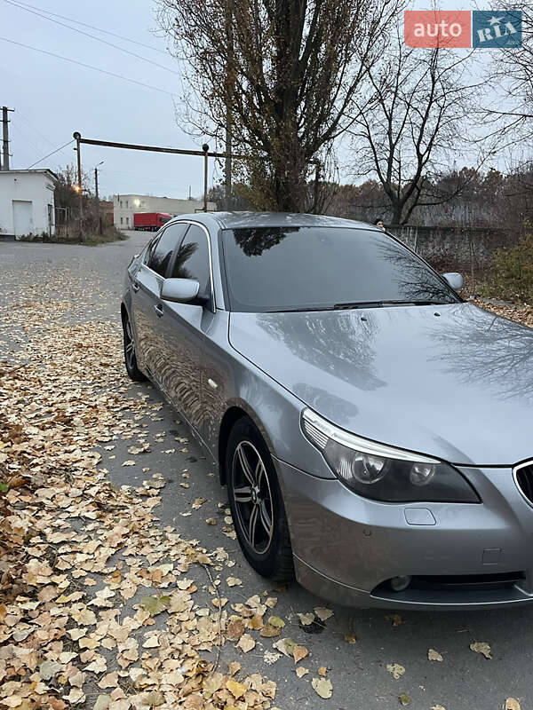 Седан BMW 5 Series 2004 в Калиновке