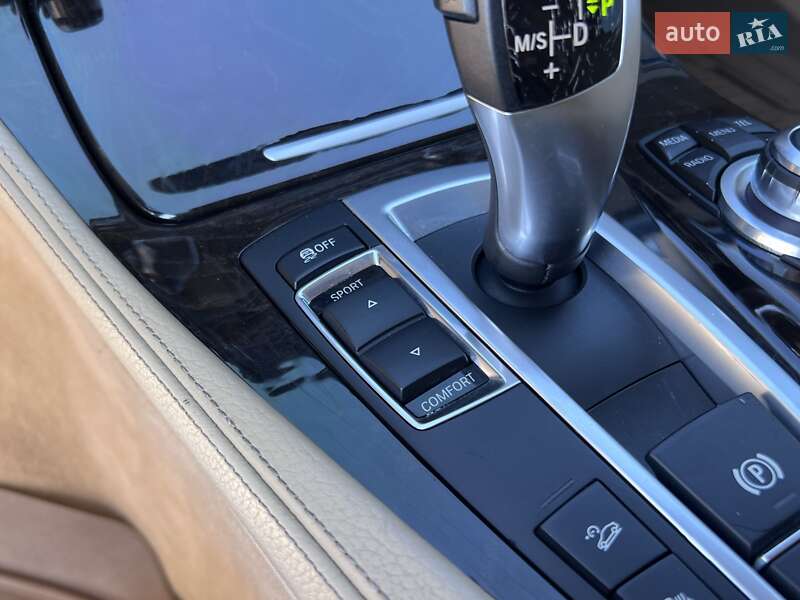 Седан BMW 5 Series 2013 в Нововолинську