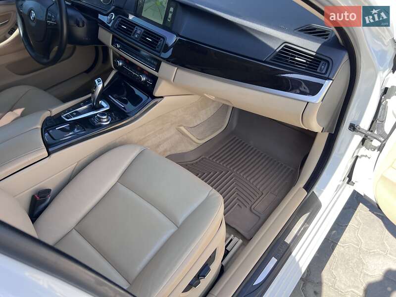Седан BMW 5 Series 2013 в Нововолинську