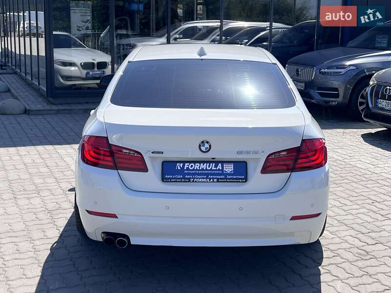 Седан BMW 5 Series 2013 в Нововолинську