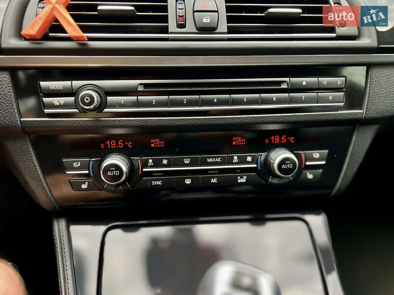 Седан BMW 5 Series 2016 в Киеве