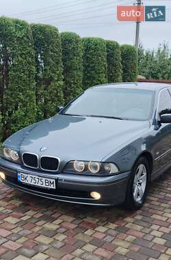 Седан BMW 5 Series 2003 в Вараші
