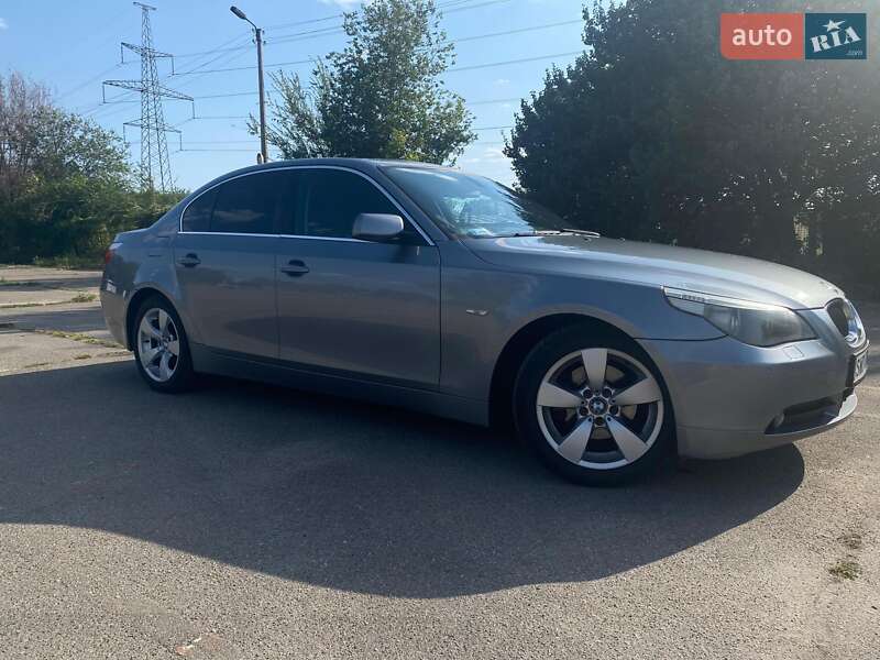 Седан BMW 5 Series 2004 в Запоріжжі