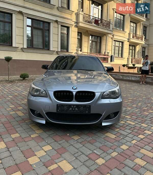 Седан BMW 5 Series 2004 в Одессе