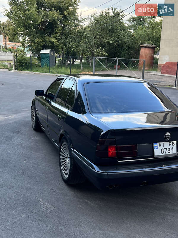 Седан BMW 5 Series 1994 в Фастові