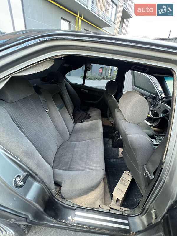 Седан BMW 5 Series 1994 в Фастові