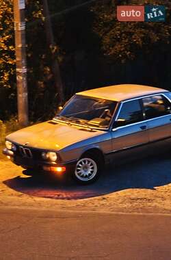 Седан BMW 5 Series 1986 в Полтаві