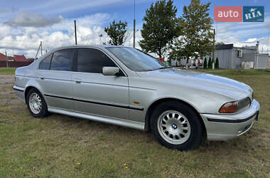 Седан BMW 5 Series 2000 в Камне-Каширском