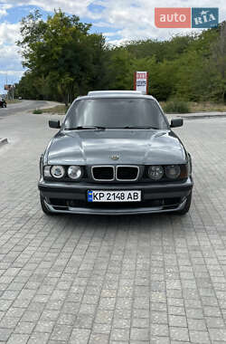Седан BMW 5 Series 1989 в Запорожье
