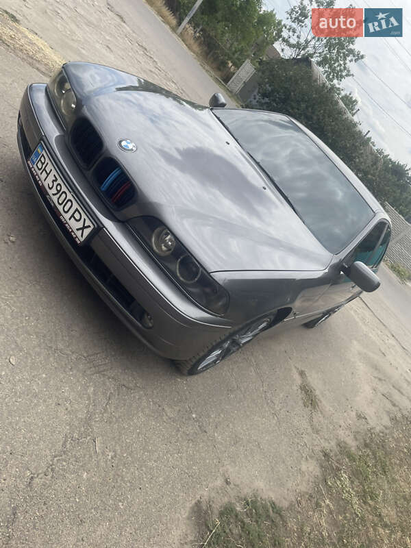 Седан BMW 5 Series 2002 в Снигиревке
