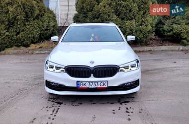 Седан BMW 5 Series 2017 в Ровно