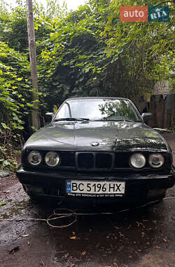 Седан BMW 5 Series 1990 в Сумах