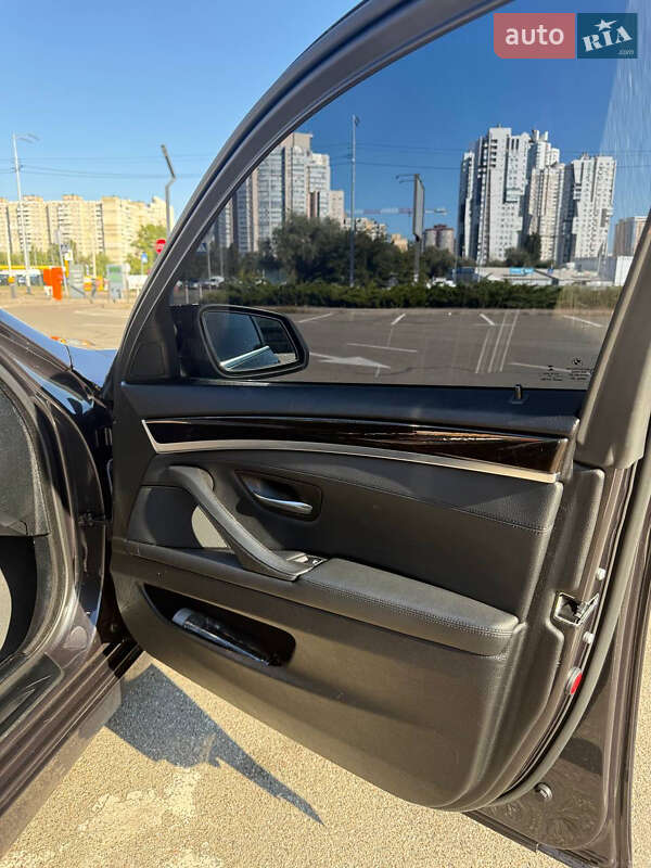Седан BMW 5 Series 2014 в Києві фото 23 Седан BMW 5 Series 2014 в Києві