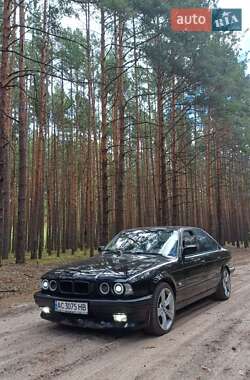 Седан BMW 5 Series 1989 в Дубровице