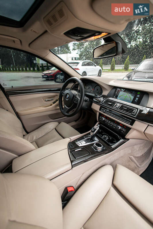 Седан BMW 5 Series 2011 в Львові