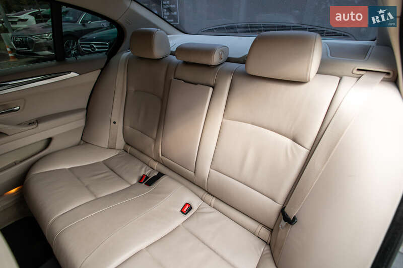 Седан BMW 5 Series 2011 в Львові