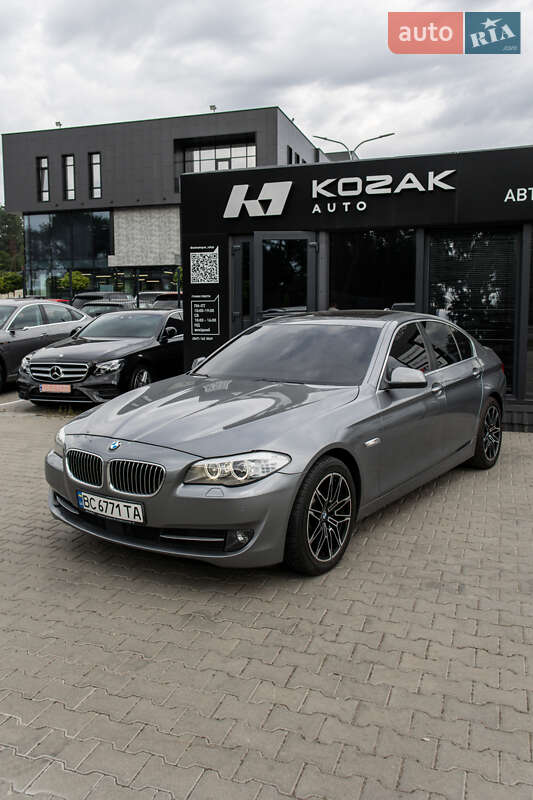 BMW 5 Series 2011 BMW 5 Series 2011