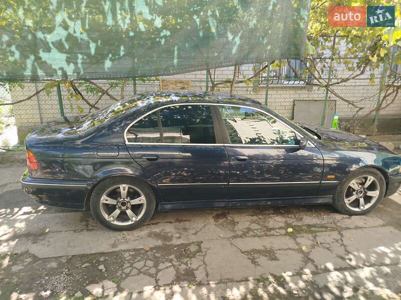 Седан BMW 5 Series 1999 в Новомосковске