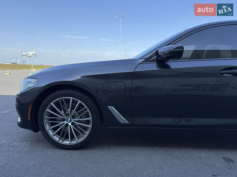 Седан BMW 5 Series 2019 в Львове