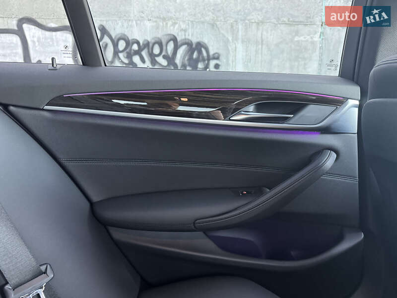 Седан BMW 5 Series 2019 в Львове