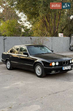 Седан BMW 5 Series 1990 в Запоріжжі