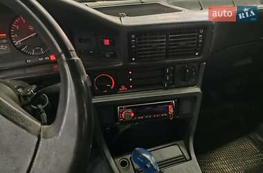 Седан BMW 5 Series 1987 в Києві