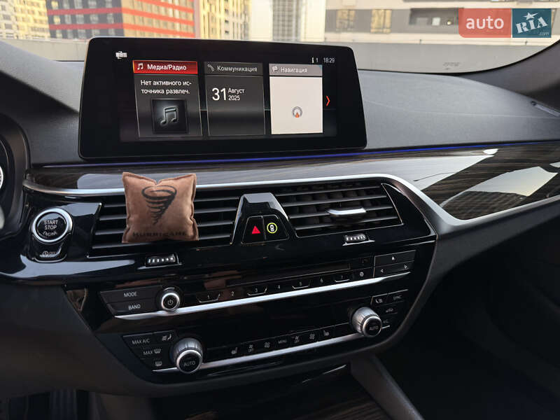 Седан BMW 5 Series 2018 в Киеве фото 23 Седан BMW 5 Series 2018 в Киеве