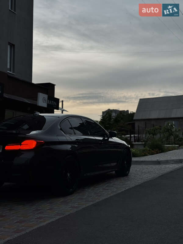 Седан BMW 5 Series 2017 в Киеве фото 27 Седан BMW 5 Series 2017 в Киеве