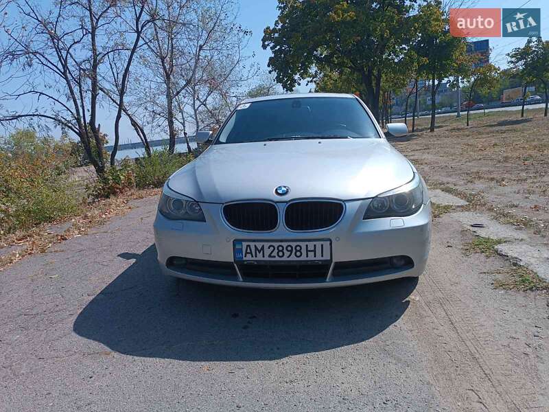 BMW 5 Series 2003