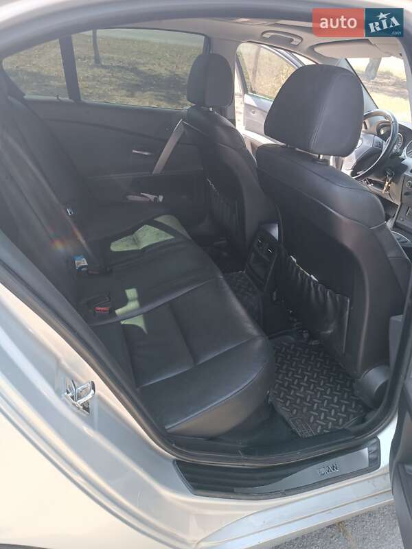Седан BMW 5 Series 2003 в Дніпрі