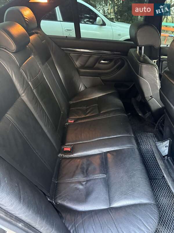 Седан BMW 5 Series 1999 в Березанке