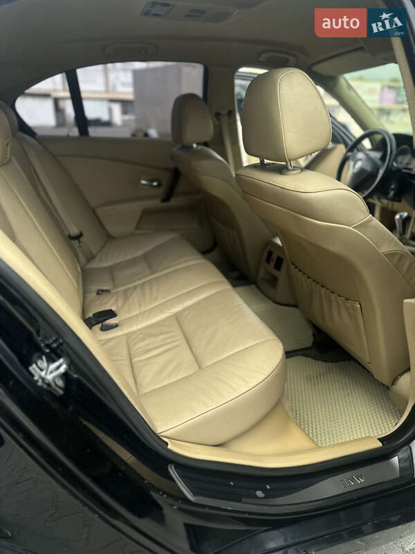 Седан BMW 5 Series 2003 в Черновцах