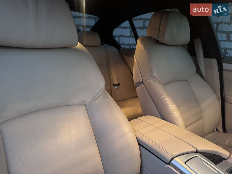 Седан BMW 5 Series 2012 в Звенигородке