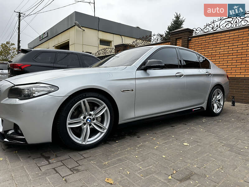 Седан BMW 5 Series 2014 в Кривом Роге