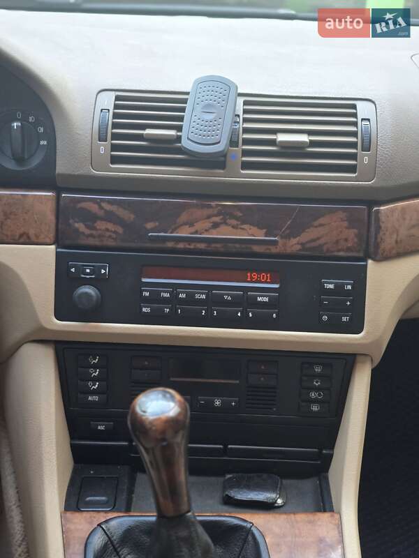 Седан BMW 5 Series 1999 в Киеве