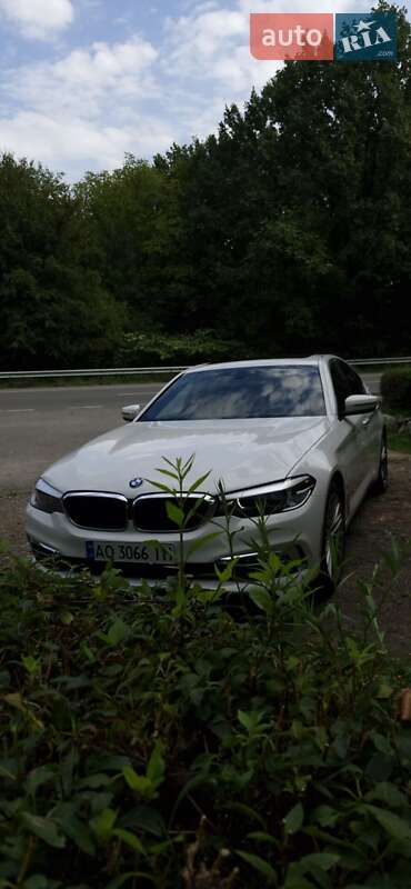 Седан BMW 5 Series 2018 в Ужгороде