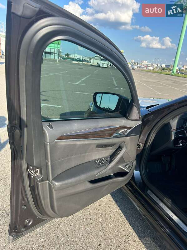 Седан BMW 5 Series 2018 в Киеве