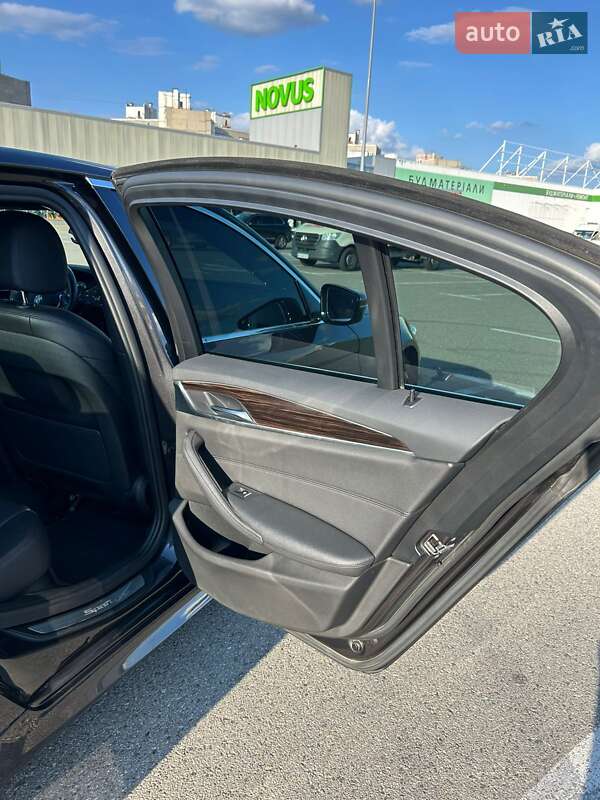 Седан BMW 5 Series 2018 в Киеве